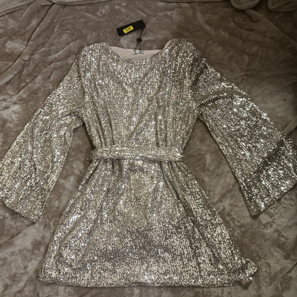Gianni Bini Silver Sequin Long Sleeve Mini Dress - Picture 1 of 7